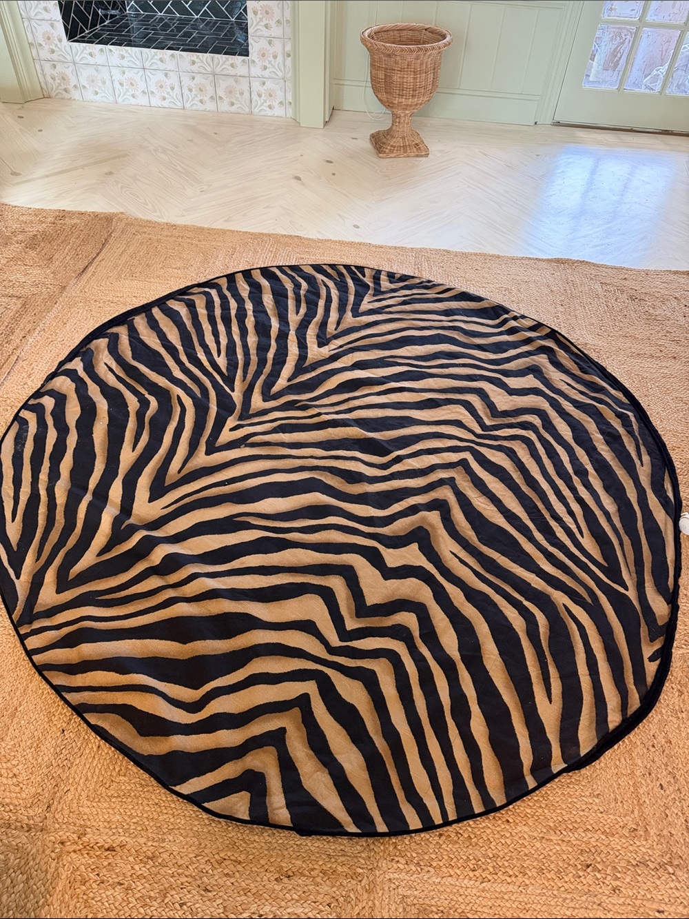 Round Zebra Print Accent Rug – Black and Tan